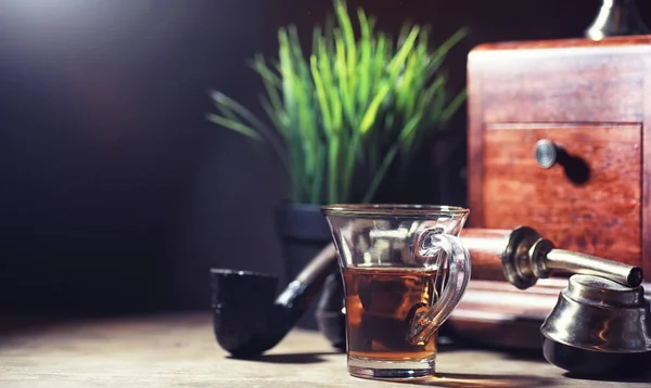 Koffie Brouwen Een Houten Tafel Mornin — Stockfoto