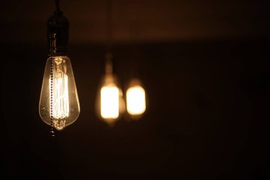 Tungsten filamentli lambalar. Edison'un ampulü. Filament fila