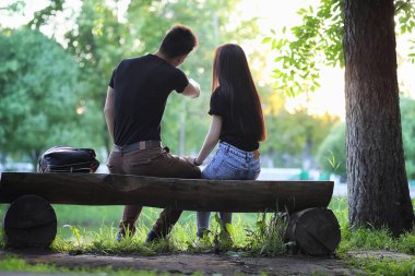 Genç çift ilk tarihte