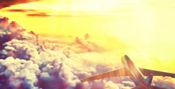 Viagem Avião Voa Céu Acima Das Nuvens — Fotografia de Stock