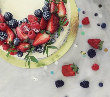 Şekerleme aromalı kek bir tatil için