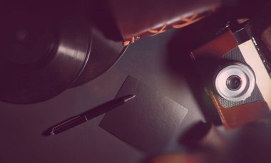 Vinil plaka ve retro kamera