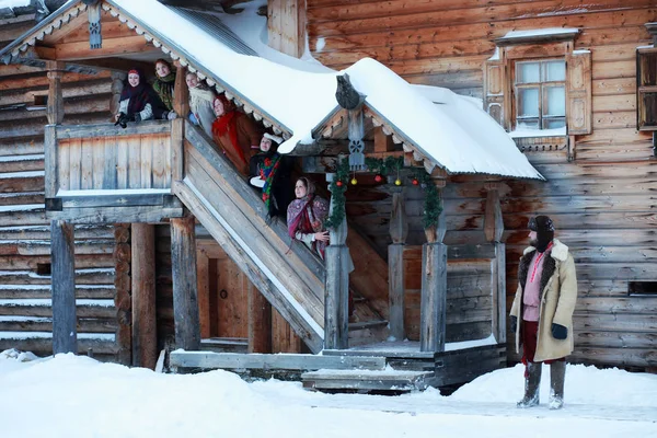 Vousáč Tradičním Zimním Kostýmu Rolnického Středověku Rusku — Stock fotografie
