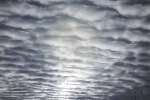 Nuvens texturizadas no céu noturno — Fotografia de Stock