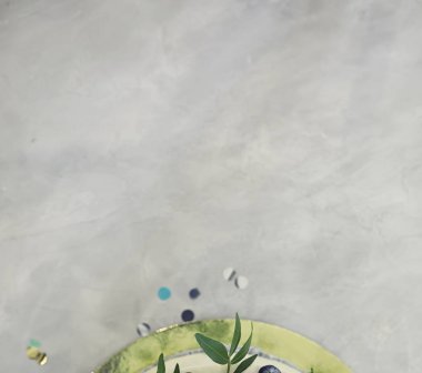 Tatil ve normal bir kahvaltı için şekerleme aromalı kekler.