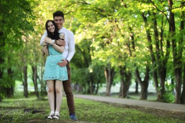 Genç çift ilk tarihte