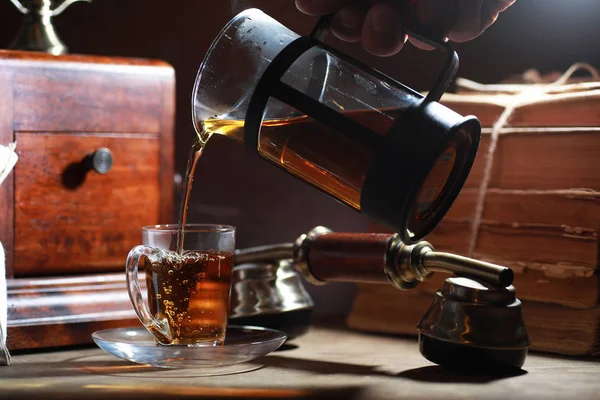 Koffie Brouwen Een Houten Tafel Mornin — Stockfoto