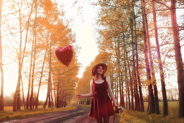 Girl Hat Walk Park Girl Basket Walks Autumn Girl Walking — Stock Photo, Image