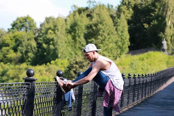 Ein junger Mann mit Bart — Stockfoto