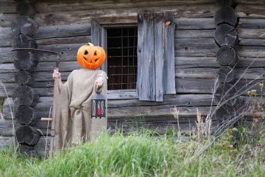 Kabak korku baş canavar bir tırpan ile 