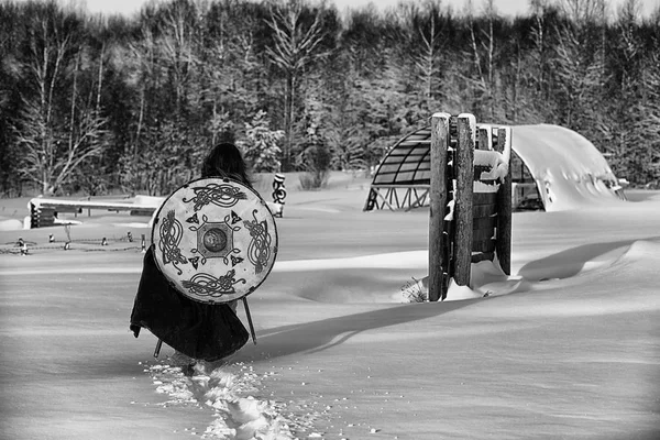 ディフェンダー若き戦士の鎧に — ストック写真