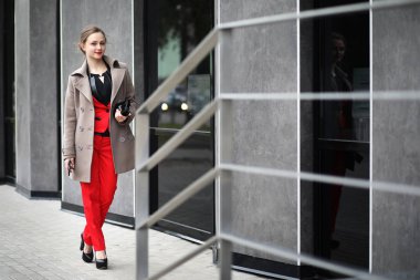 Şirin işkadını açık