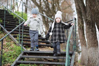 Çocuk sonbahar Park walk