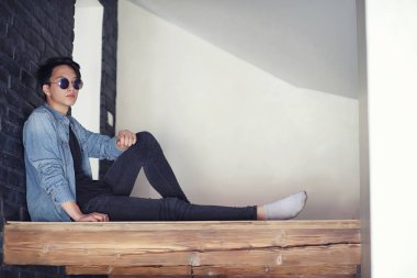 Asya genç adam öğrenci 