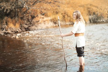 Bir İskandinav biri etnik giysiler