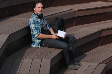 Öğrenci açık öğrenmek yalnız