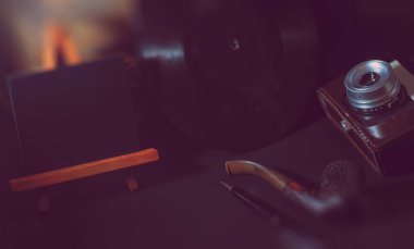 Vinil plaka ve retro kamera