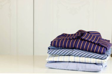 gömlek ve el Ütü, yığın