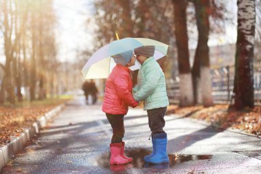 Çocuk sonbahar Park walk