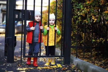 Çocuk sonbahar Park walk