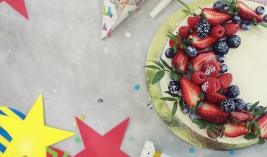 Şekerleme aromalı kek bir tatil için