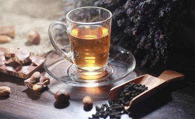 Bir hizmet tabloda çay demlendi