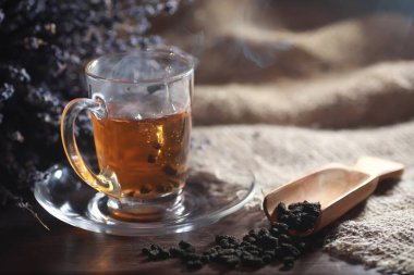 Bir hizmet tabloda çay demlendi