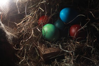 Çuval bezi üzerinde Yumurta Boyalı Paskalya