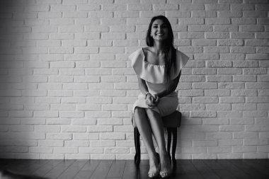 Kızları olan genç bir aile 