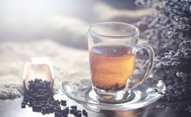 Bir hizmet tabloda çay demlendi