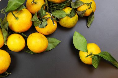 Mandarin meyvesi siyahı izole et