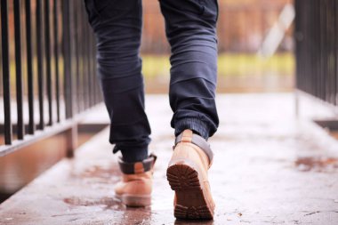 Ekim ayında sonbahar yağmurlu park