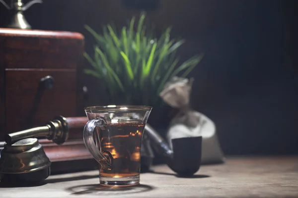 Preparar té en una mesa de madera — Foto de Stock