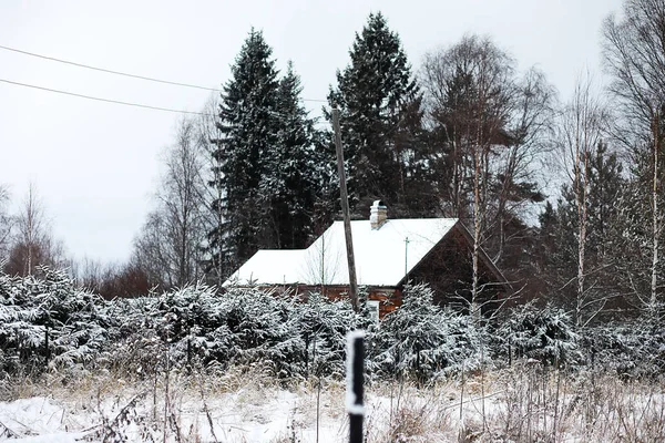 Paisagem de inverno de campos de país e estradas — Fotografia de Stock