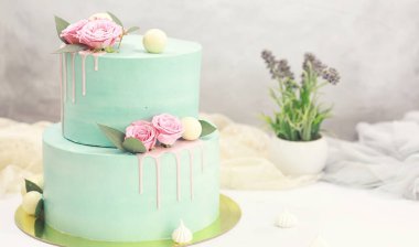 Şekerleme aromalı kek bir tatil için