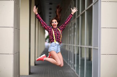 Sevimli kız bir palyaço makyaj