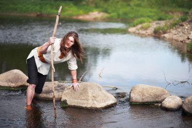 Bir İskandinav biri etnik giysiler