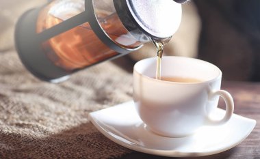 Bir hizmet tabloda çay demlendi