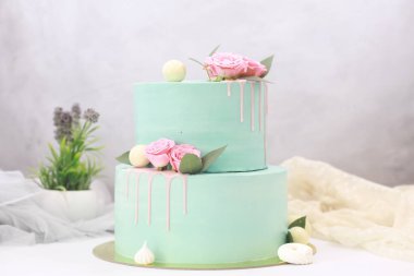 Şekerleme aromalı kek bir tatil için