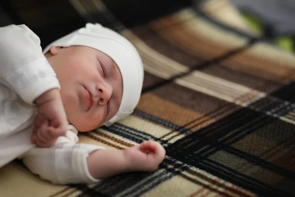 Newborn baby lying on the blanket — Stock Photo, Image