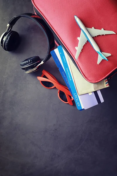 여행 컨셉. 서류와 표가 들어 있는 가방. — 스톡 사진