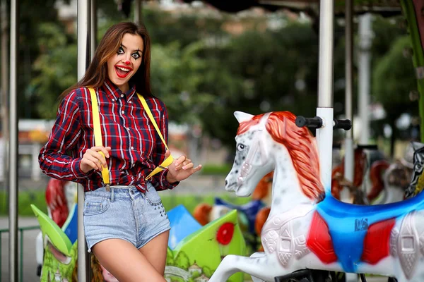 Linda chica en un payaso maquillaje — Foto de Stock