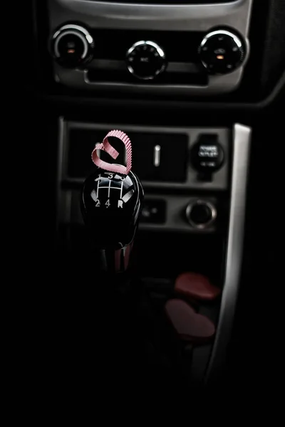 Heart shape on manual gearbox in the car — Stock Photo, Image