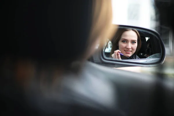 Girl Doing Makeup Looking Rear View Mirror — Stock Photo, Image