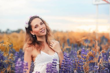 Bir buket çiçek Güz kızla