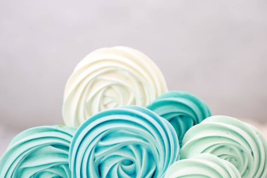 Şekerleme aromalı kek bir tatil için