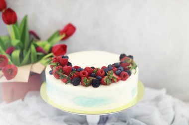 Güzel Festival pasta ile farklı kremler bisküvi