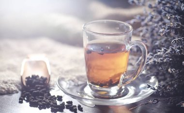 Bir hizmet tabloda çay demlendi