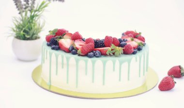 Şekerleme aromalı kek bir tatil için