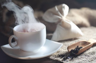 Bir hizmet tabloda çay demlendi